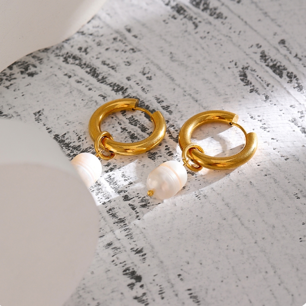 Gorgeous Round Dangle Pearl Hoop Earrings